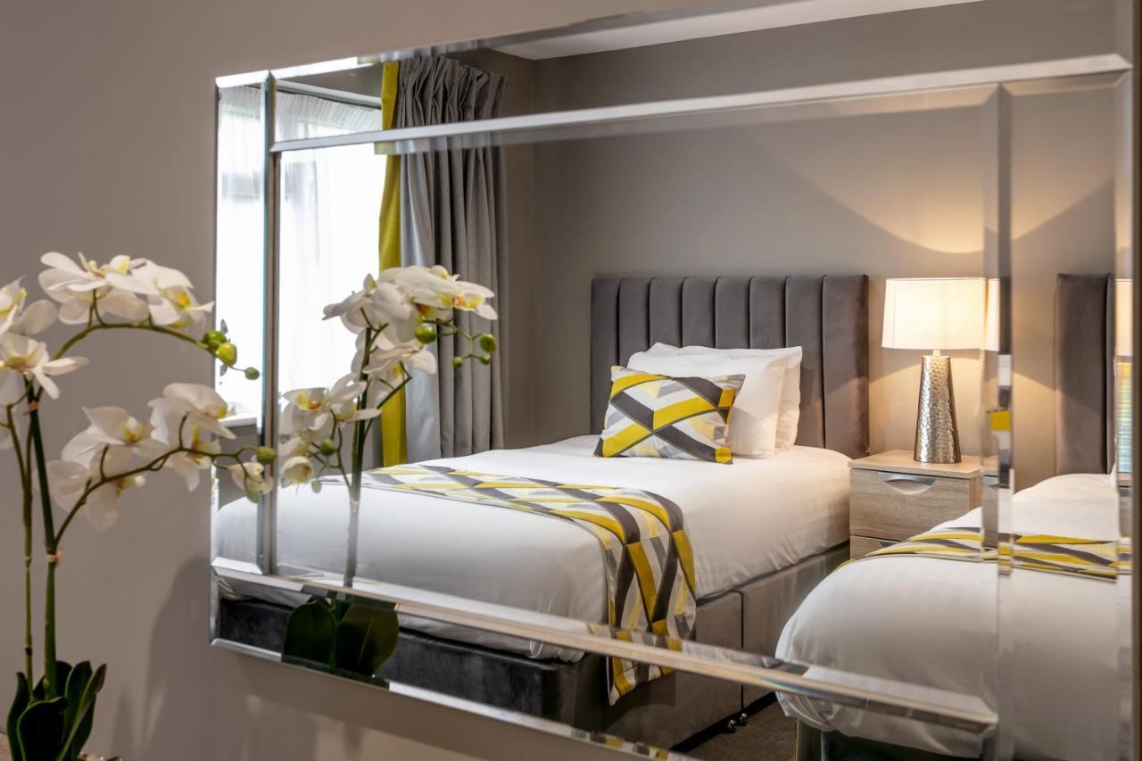 Roydon Marina Village Hotel Eksteriør bilde