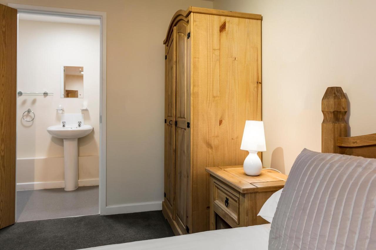 Roydon Marina Village Hotel Eksteriør bilde