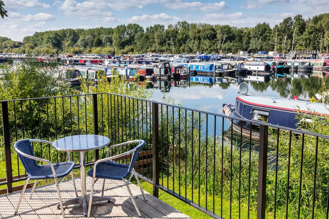 Roydon Marina Village Hotel Eksteriør bilde