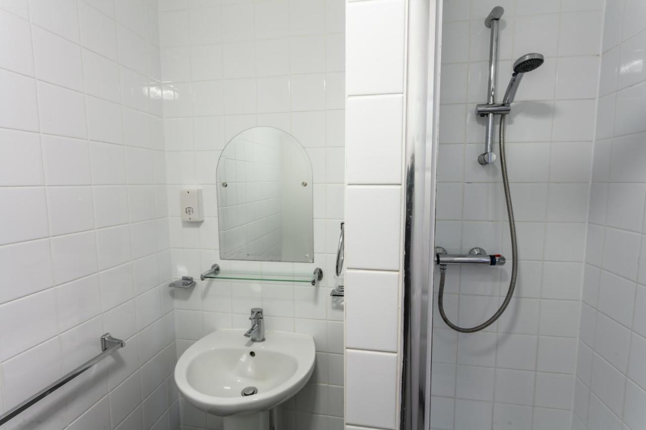 Roydon Marina Village Hotel Eksteriør bilde